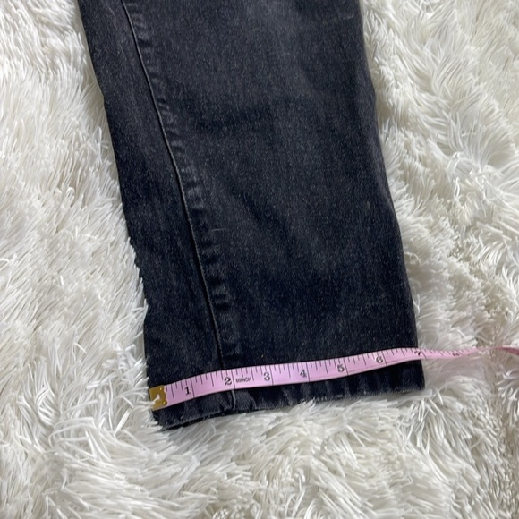 Forever 21 High Rise Mom Jeans - Picture 3 of 9